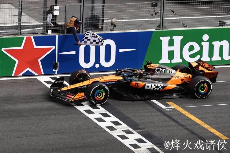 F1迈阿密站：皮亚斯特里三连冠，迈凯伦霸占前两名